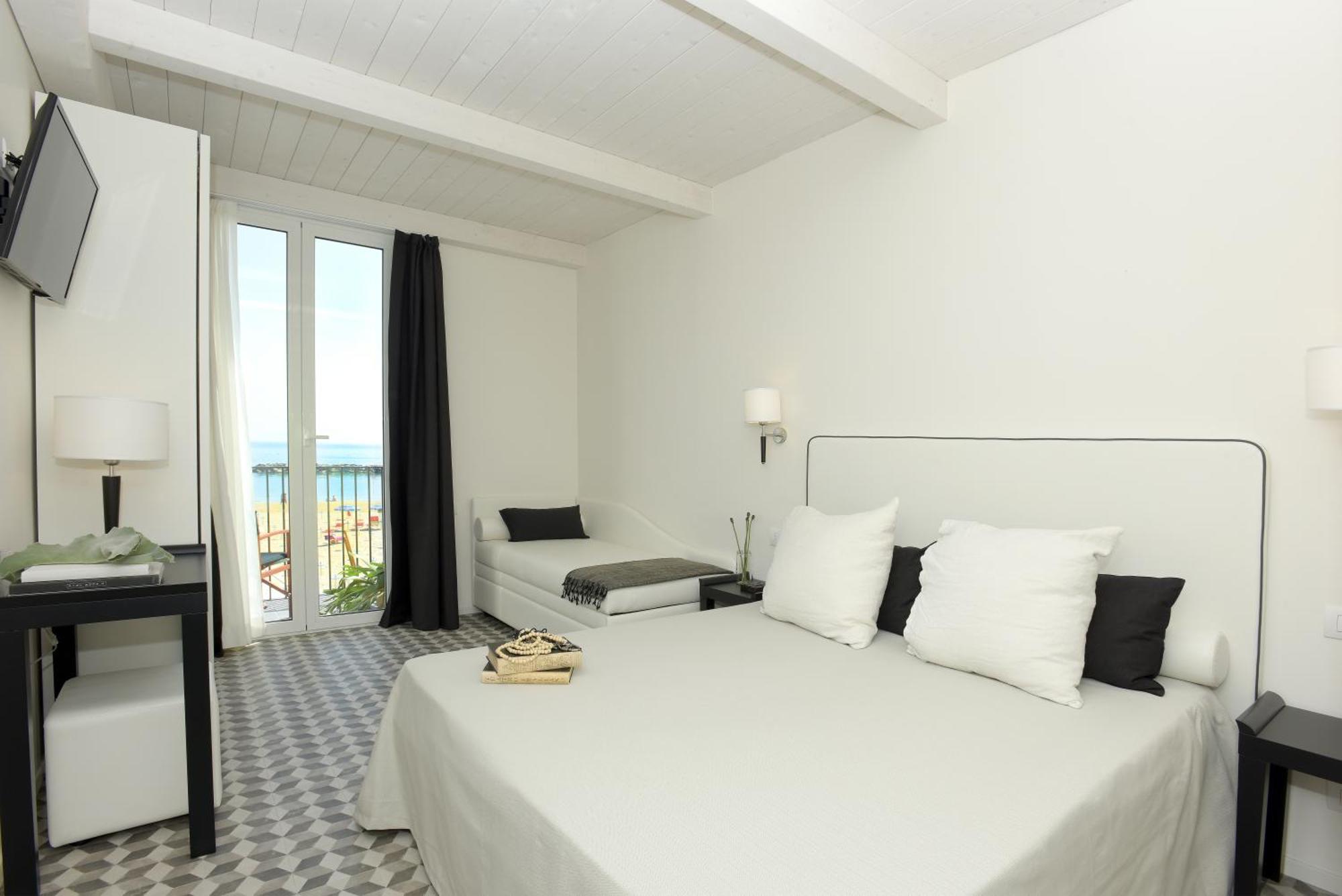 Hotel Capanni Беллария-Иджеа-Марина Экстерьер фото
